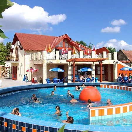 Laura Apartmanhaz Morahalom Exterior photo