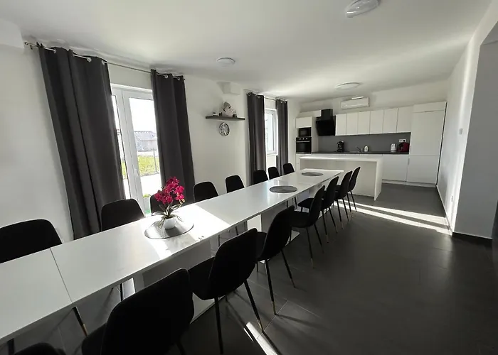 Laura Apartmanhaz