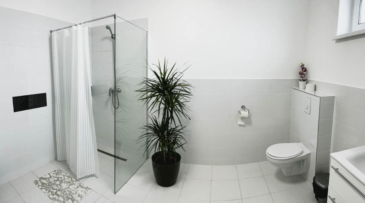 Laura Apartmanhaz
